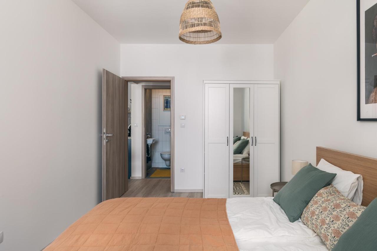 Corvin With Balcony And Ac Apartament Budapesta